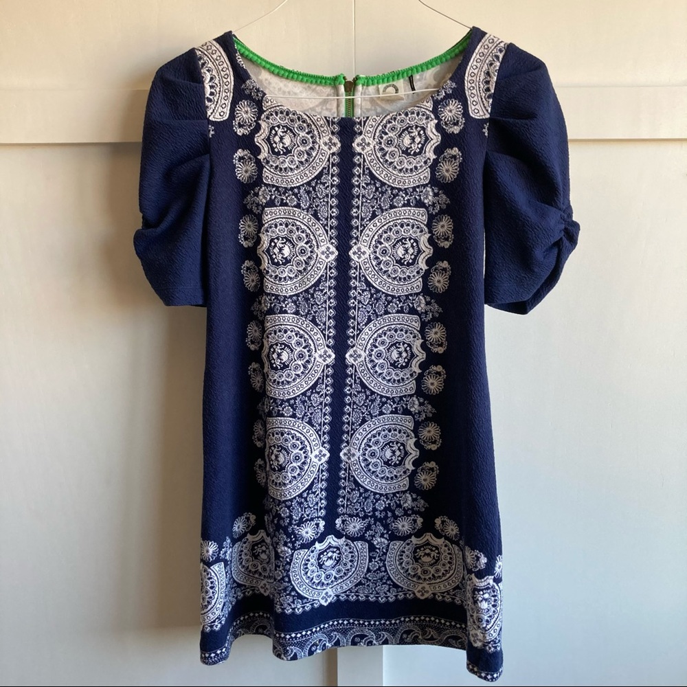 Akemi + Kin by Anthropologie Patterned Blue & White Puff Sleeve Tunic Dress